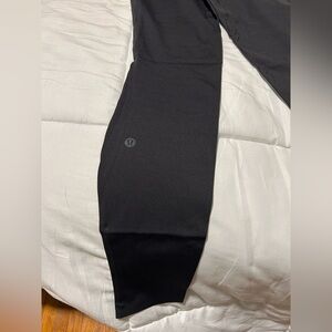 Lululemon 28” Base Pace HR Tight.

Never worn. Brand new with Tag on.